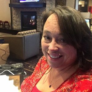 Meet your Posher, Carrie